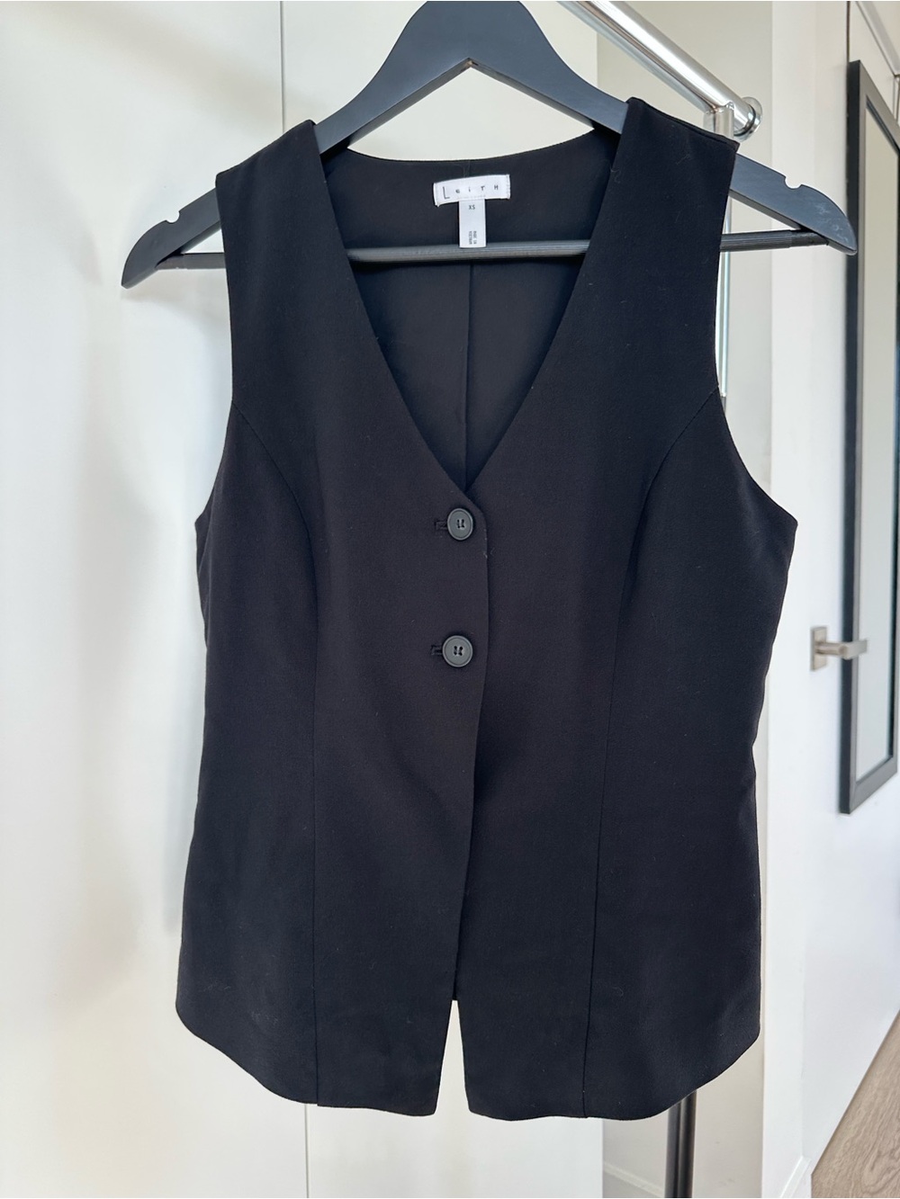 Black Vest Top Sleeveless V-Neck Button-Front Shell